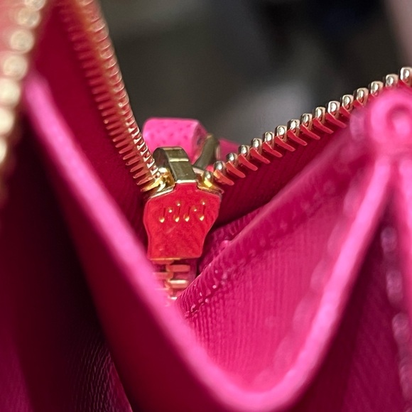 PRADA ✨🌷 Pink Saffiano Leather Wallet - Picture 7 of 10